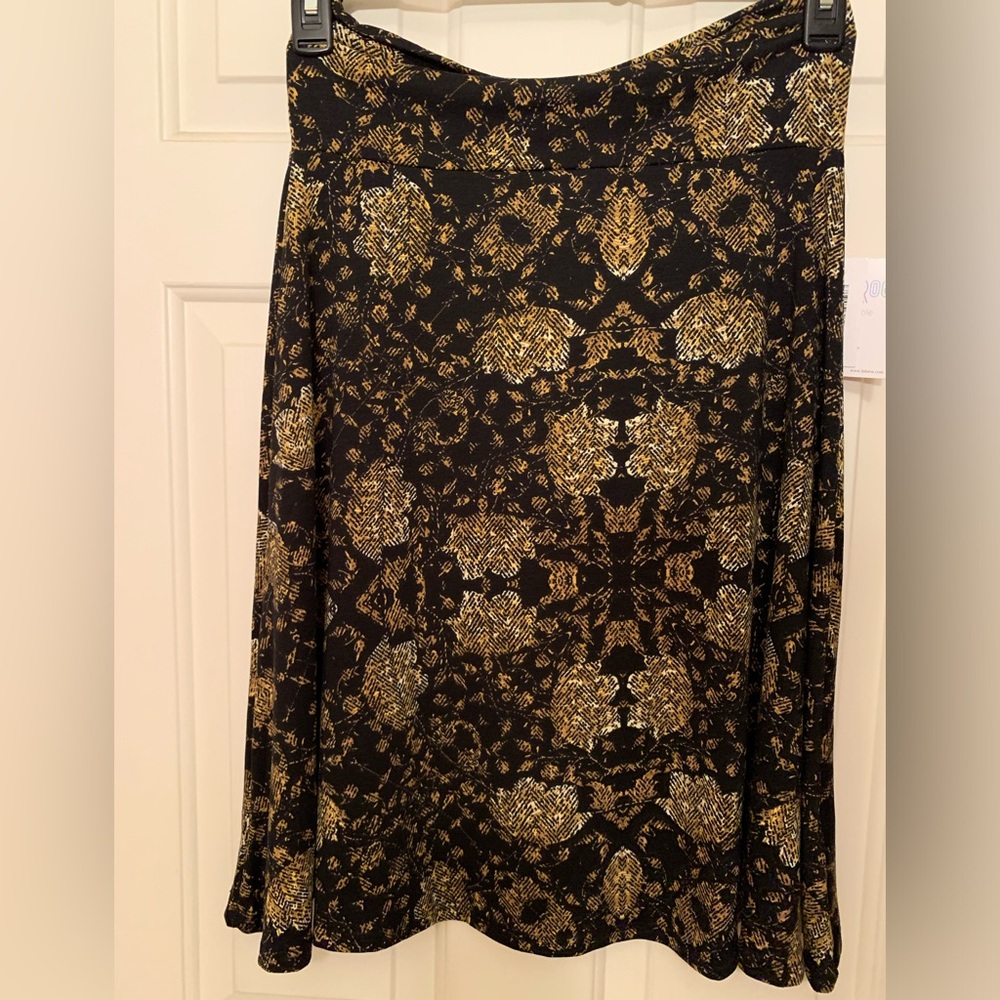 LuLaRoe NWT Azure size Medium, brown and black print